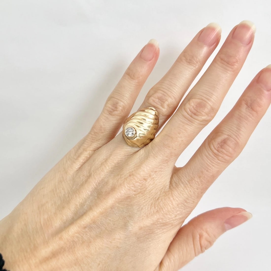 Vintage Finger Fit Diamond Bezel Shell Statement Ring 14K Yellow Gold, 7.23 Gram - 3