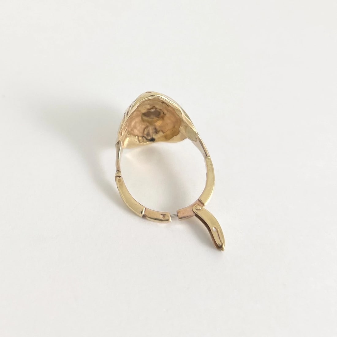 Vintage Finger Fit Diamond Bezel Shell Statement Ring 14K Yellow Gold, 7.23 Gram - 8