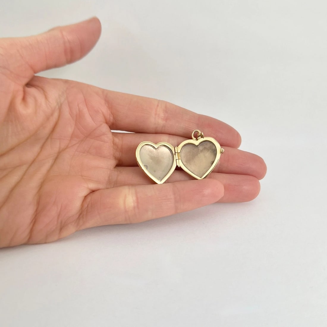 Vintage Italian Heart Photo Locket Necklace Pendant 14K Yellow Gold, 4.62 Grams - 3