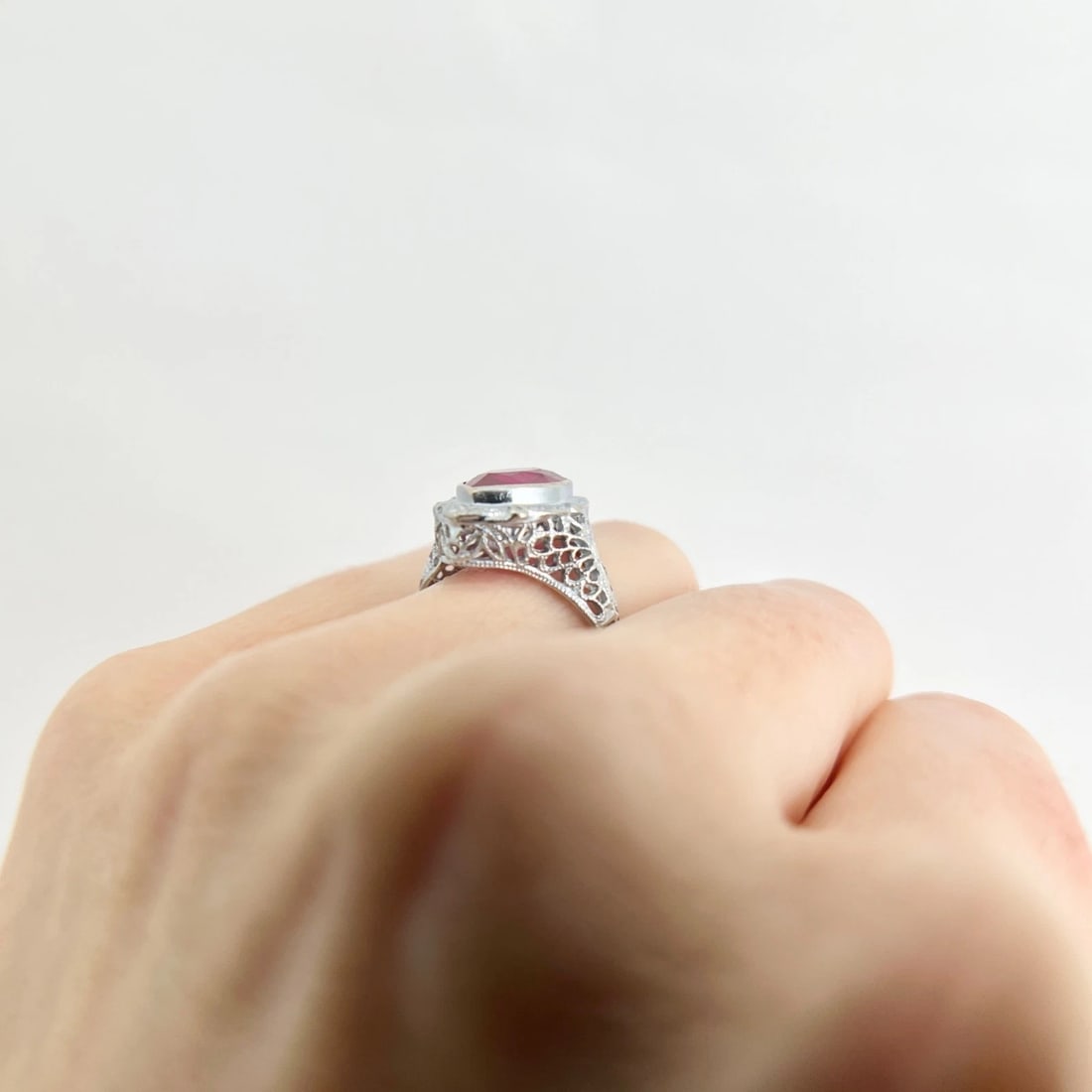 Vintage 1950's Lab-Created Ruby Marquise Filigree Ring 14K White Gold, 3.28 Gram - 4