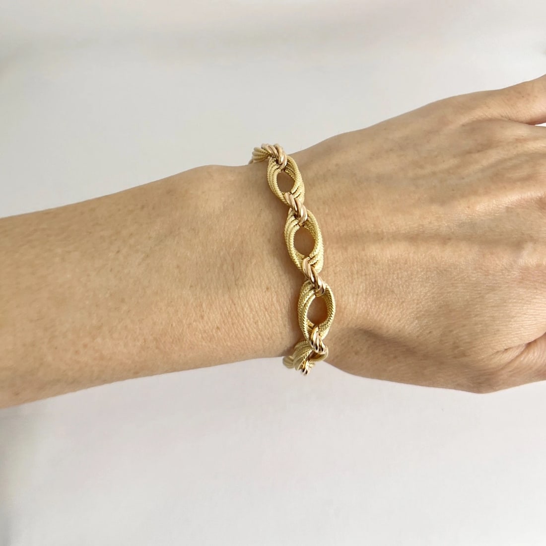 Vintage Italian Two-Tone Oval Chain Bracelet 18K Yellow Rose Gold, 14.99 Grams - 4