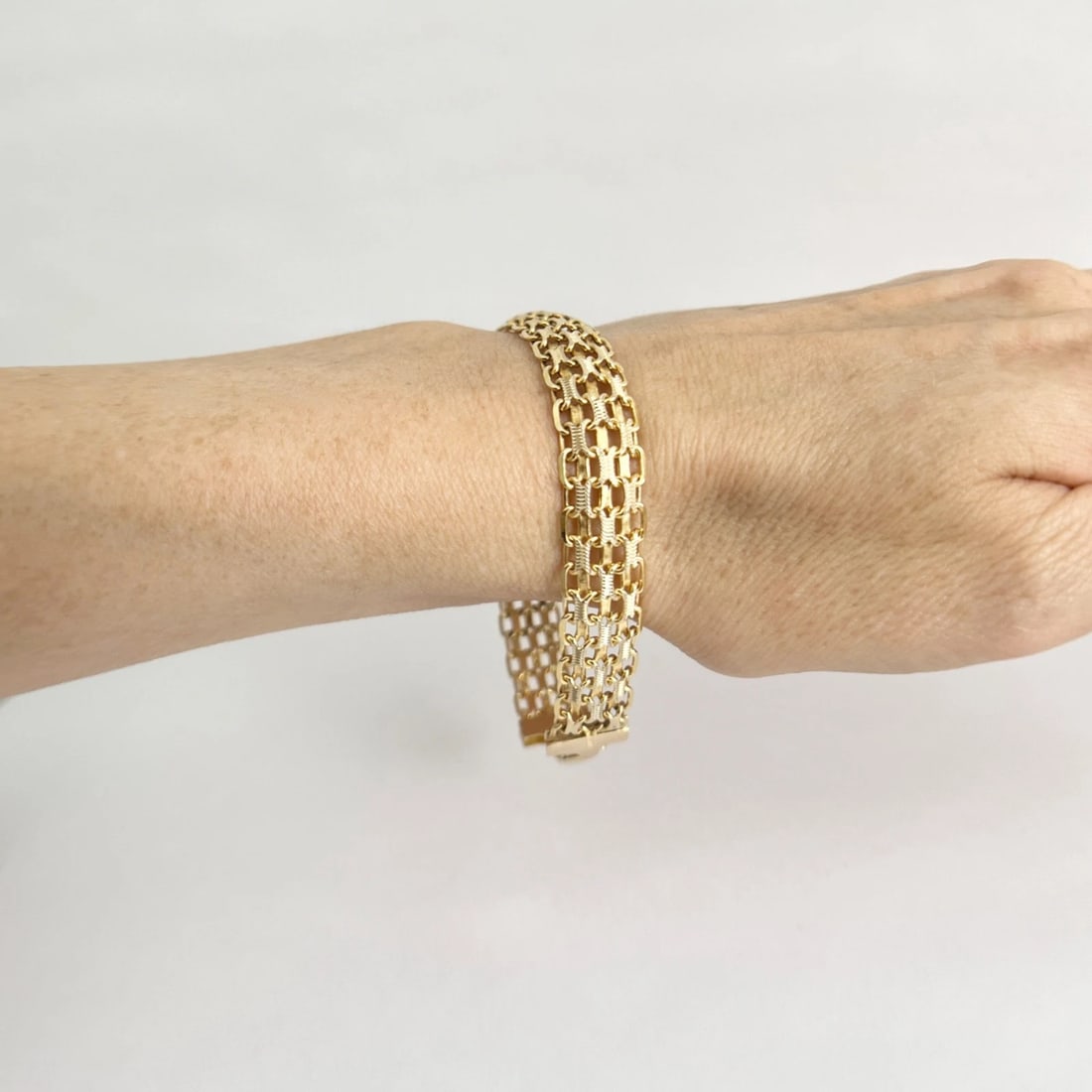 Vintage 1960's Wide Bismark Chain Link Bracelet 14K Yellow Gold, 15.33 Grams - 4