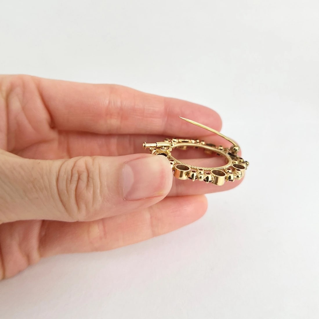Vintage Garnet Gemstone Circle Brooch Pin 14K Yellow Gold, 5.20 Grams - 5