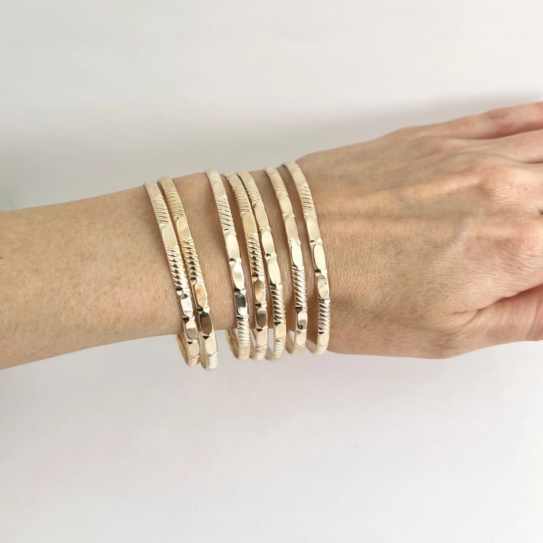 Vintage Set of 7 Stackable Bangle Bracelets 14K Yellow Gold, 38.96 Grams - 5