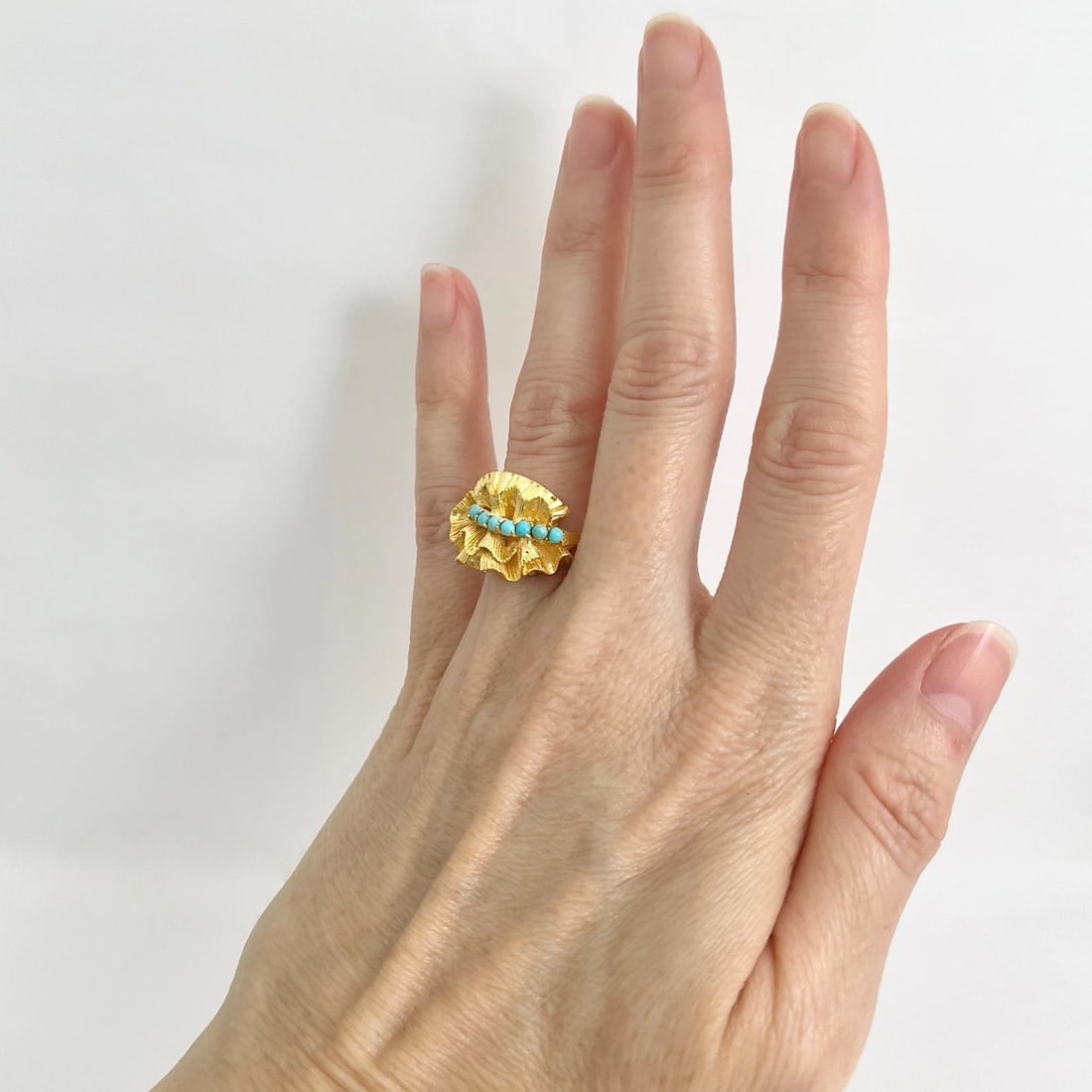 Vintage 1950's Cabochon Turquoise Ribbon Cocktail Ring 18K Yellow Gold, 5.87 Gr - 3
