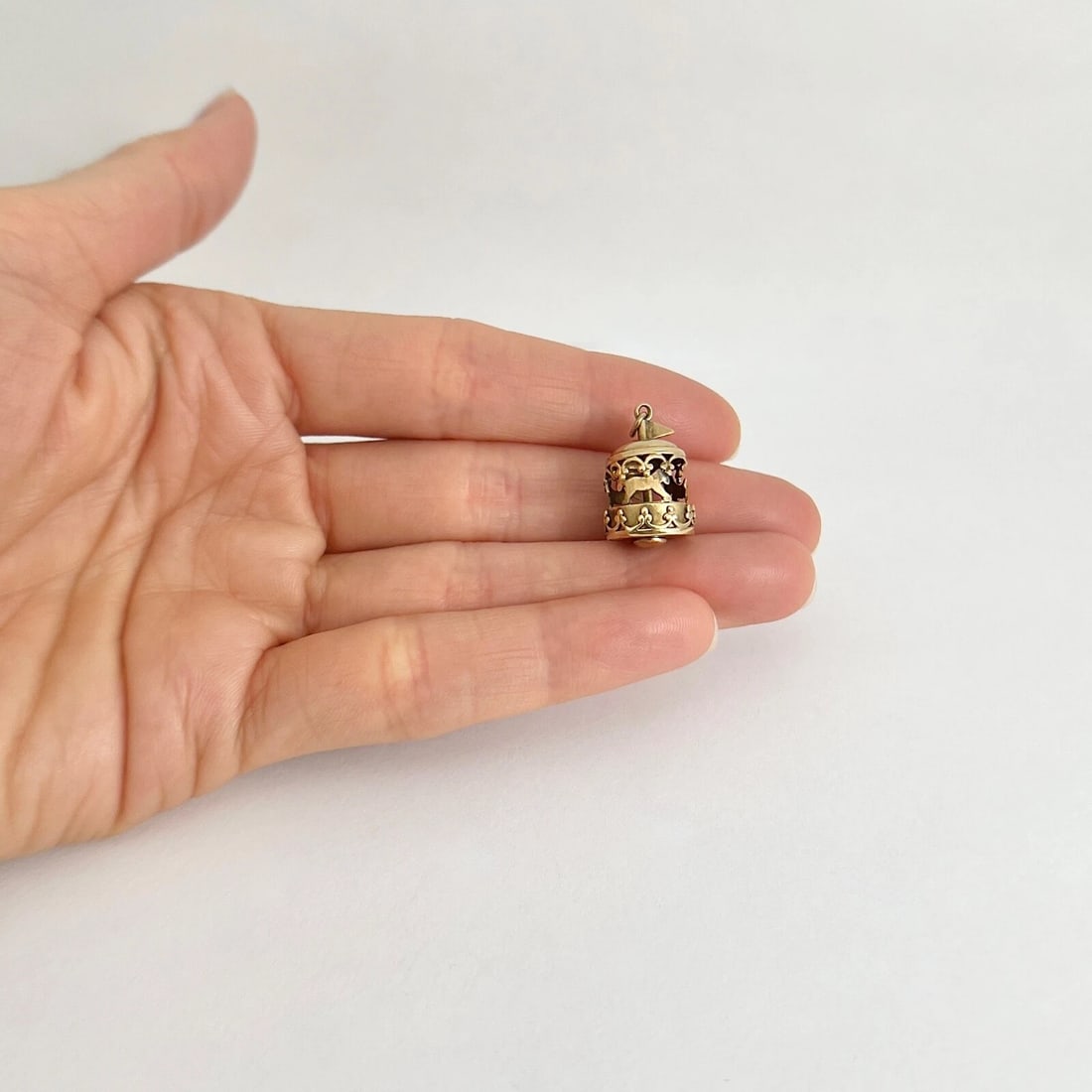 Vintage 1950's Carousel Merry-Go-Round Movable Charm 14K Yellow Gold, 2.91 Grams - 5