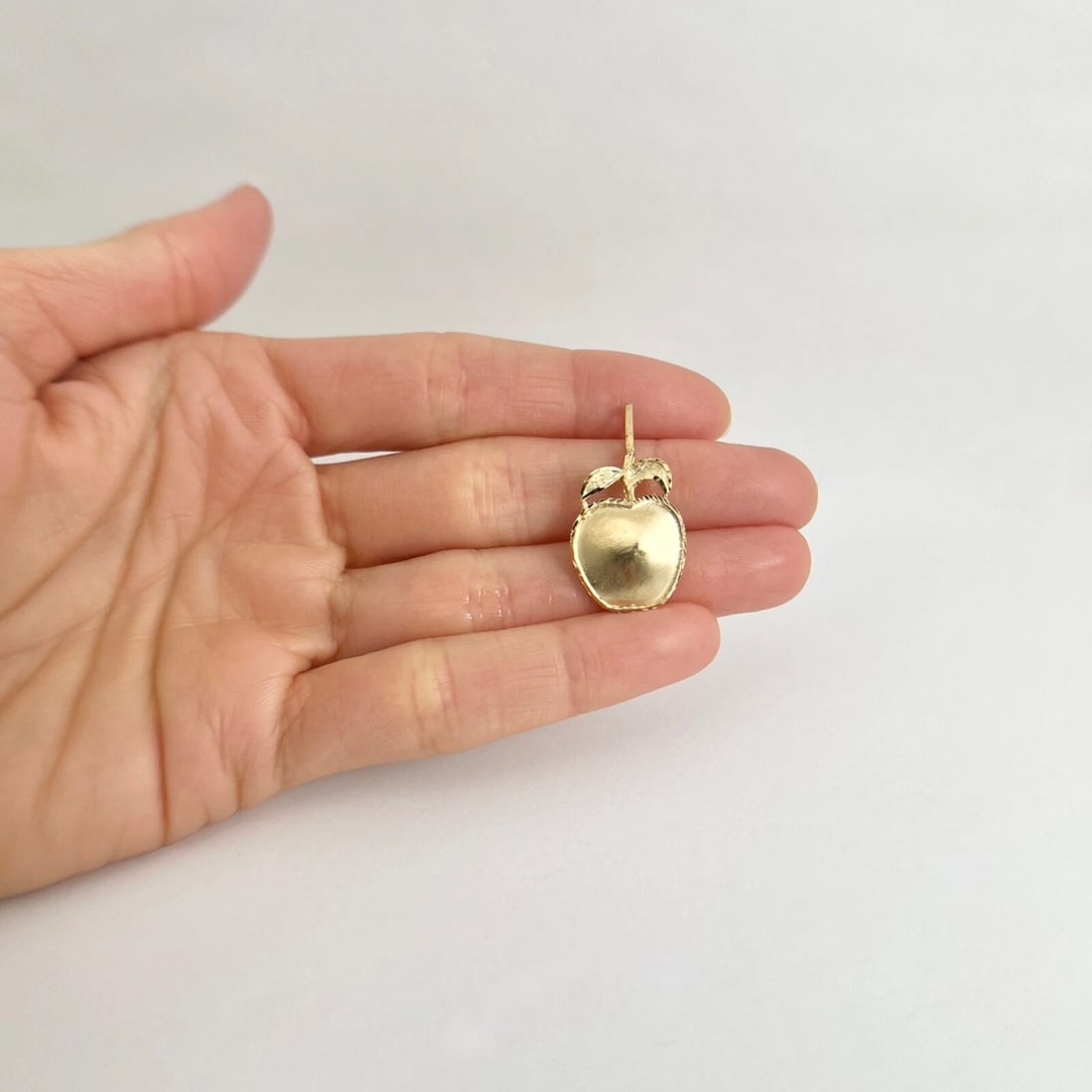 Vintage 1960's Apple Pendant Charm 14K Yellow Gold, 2.36 Grams - 2