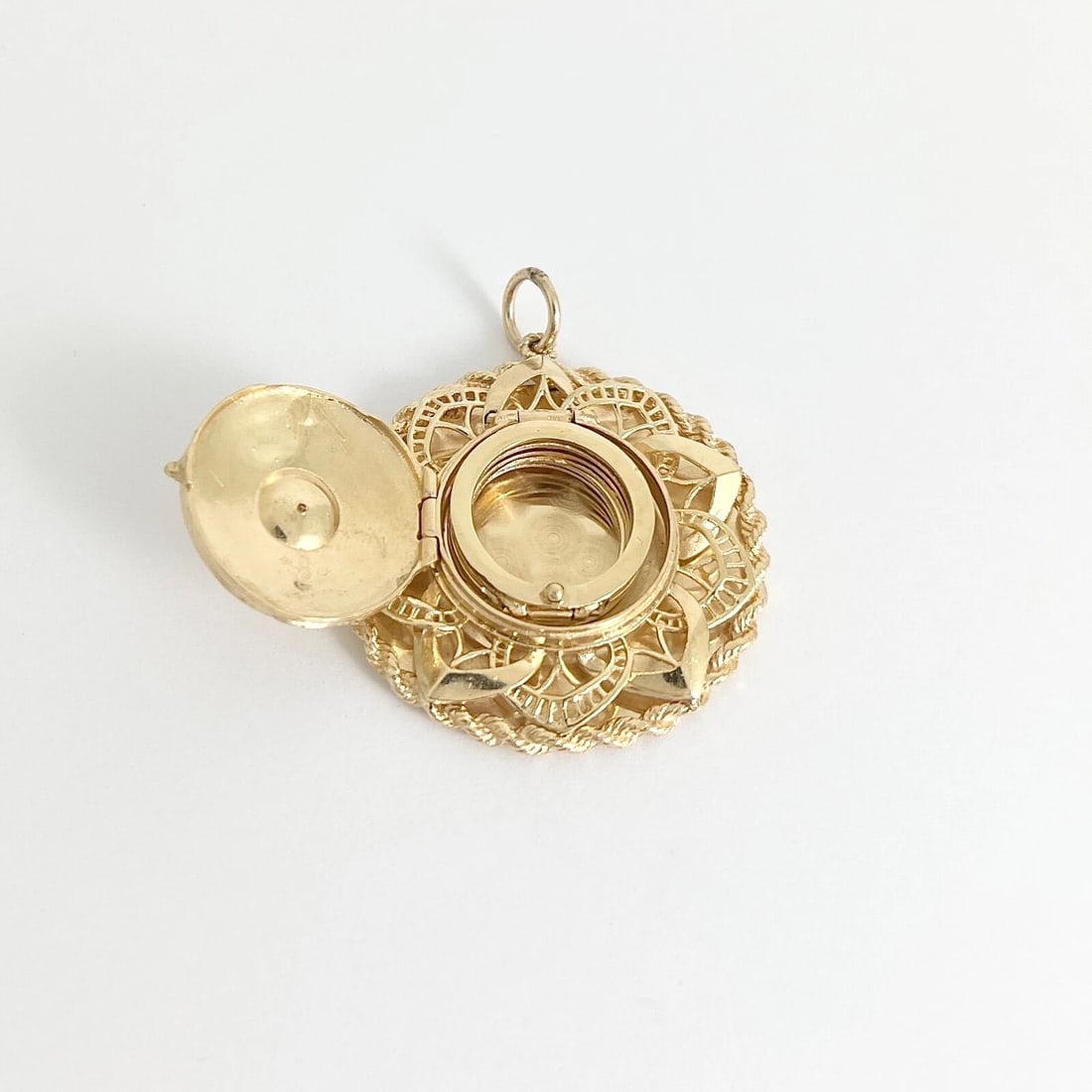 Vintage 1960's Filigree Folding Picture Locket Pendant 14K Yellow Gold, 28.27 Gr - 9