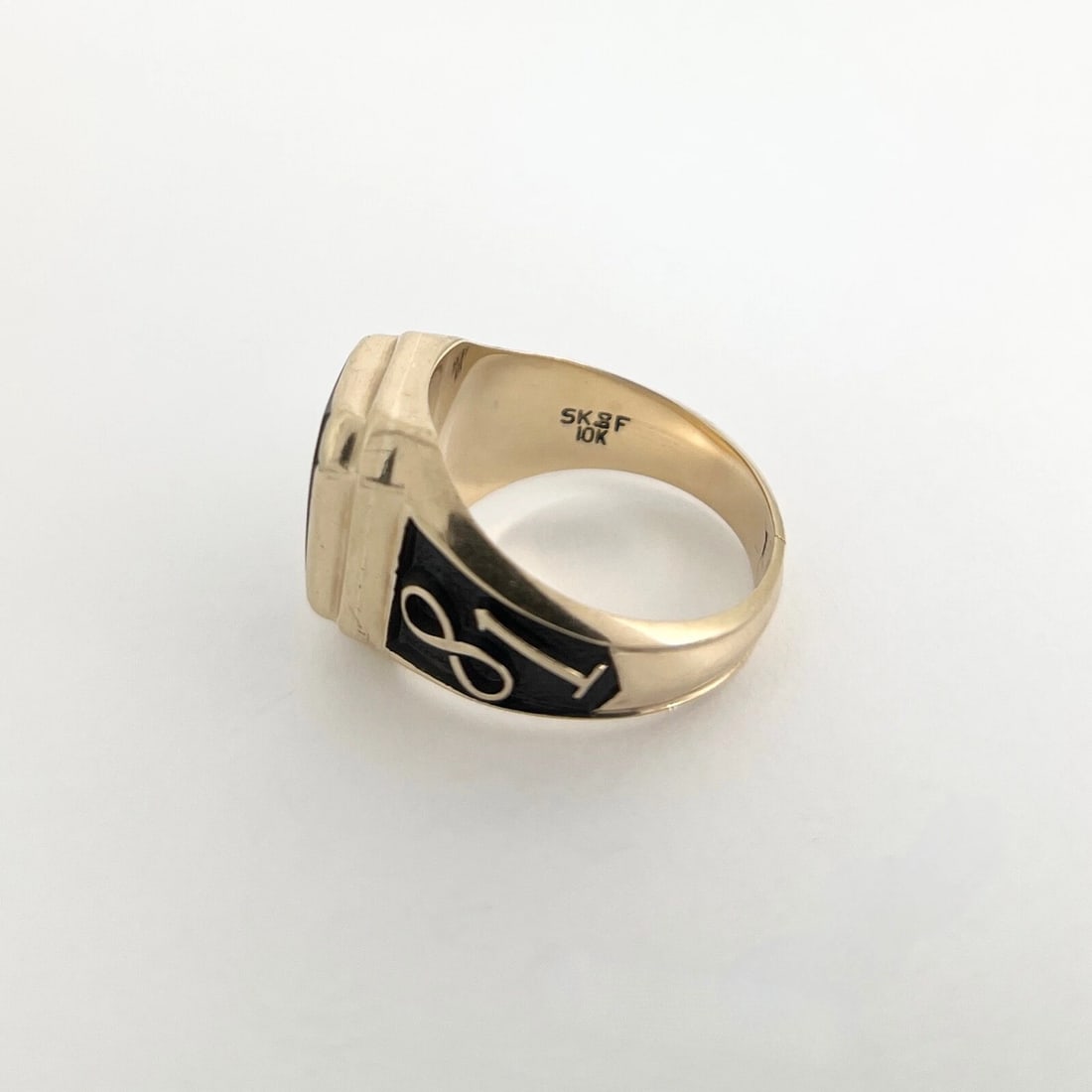 Vintage 1981 Ursuline School NY Black Onyx Class Ring 10K Yellow Gold, 7.32 Gram - 9