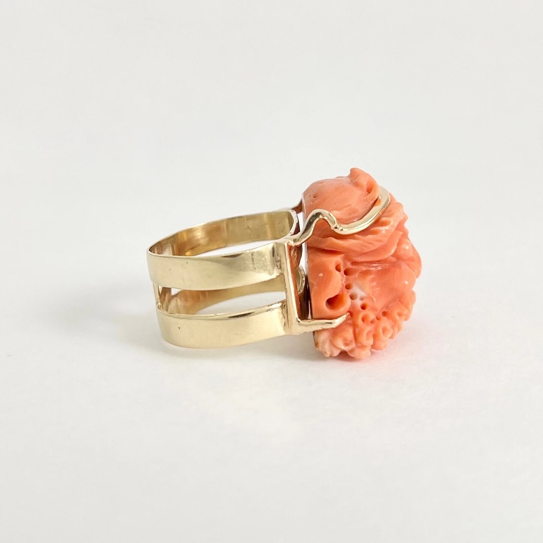 Vintage 1950's 1960's Carved Coral Man's Face Ring 14K Yellow Gold, 13.86 Grams - 7