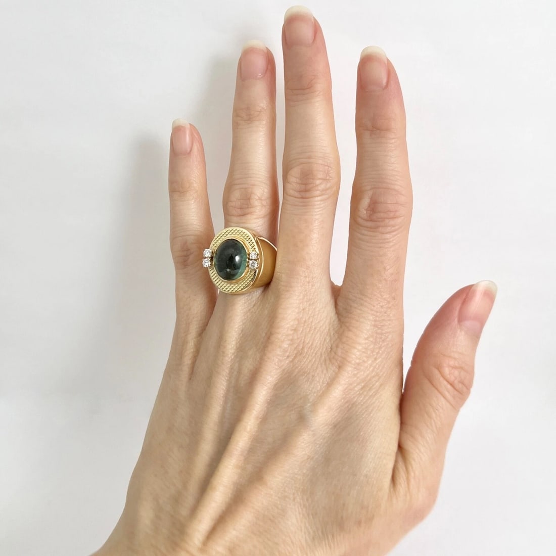 Vintage 1960's Oval Green Tourmaline Diamond Ring 18K Yellow Gold, 9.40 Grams - 2
