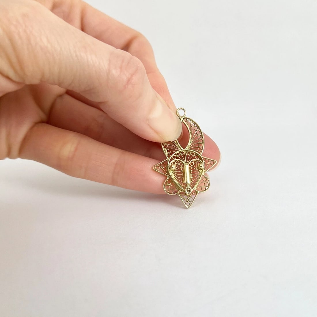 Vintage Filigree Tribal Mask Necklace Pendant Charm 18K Yellow Gold, 3.09 Grams - 4