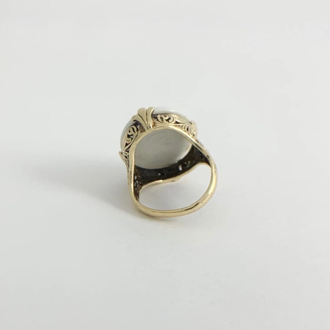 Antique Arts and Crafts 1910 Oval White Scolecite Ring 14K Yellow Gold, 4.74 Gr - 9