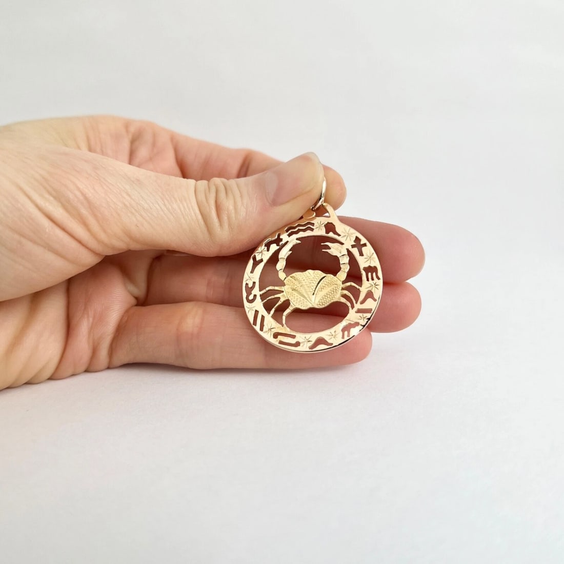 Vintage 1960's Round Crab Zodiac Necklace Pendant Charm 18K Rose Gold, 4.57 Gram - 3