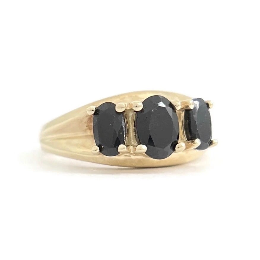 Vintage 3-Stone Oval Black Sapphire Statement Ring 10K Yellow Gold, 3.36 Gram (1 of 8)