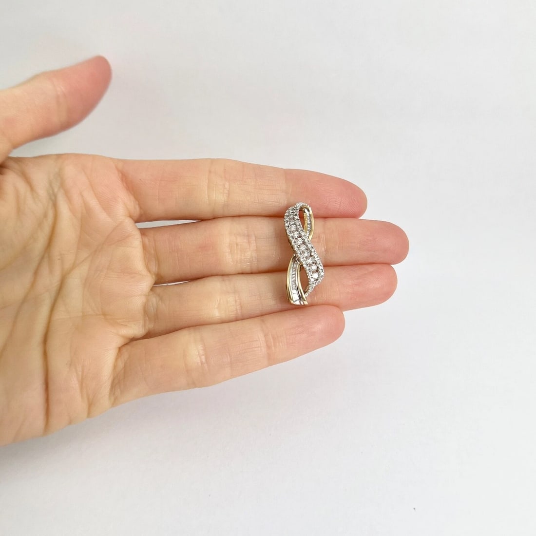 Vintage Diamond Awareness Ribbon Necklace Pendant 10K Yellow Gold, 2.03 Grams - 2