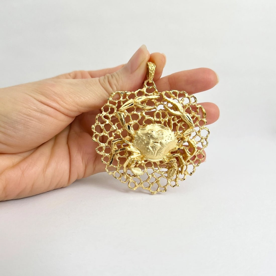 Vintage Large Crab Filigree Necklace Pendant 18K Yellow Gold, 35.29 Grams - 2