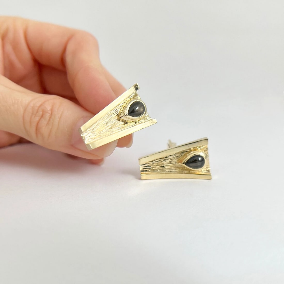 Vintage 1960's Tiger's Eye Asymmetrical Cufflinks 14K Yellow Gold, 14.48 Gr - 4