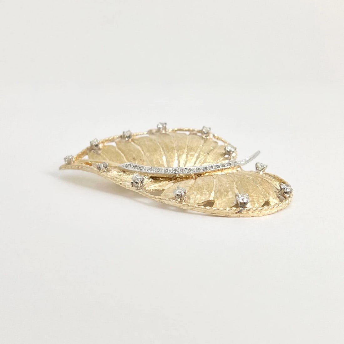 Vintage 1950's Diamond Leaf Brooch Pin 14K Yellow Gold, 12.16 Grams - 5