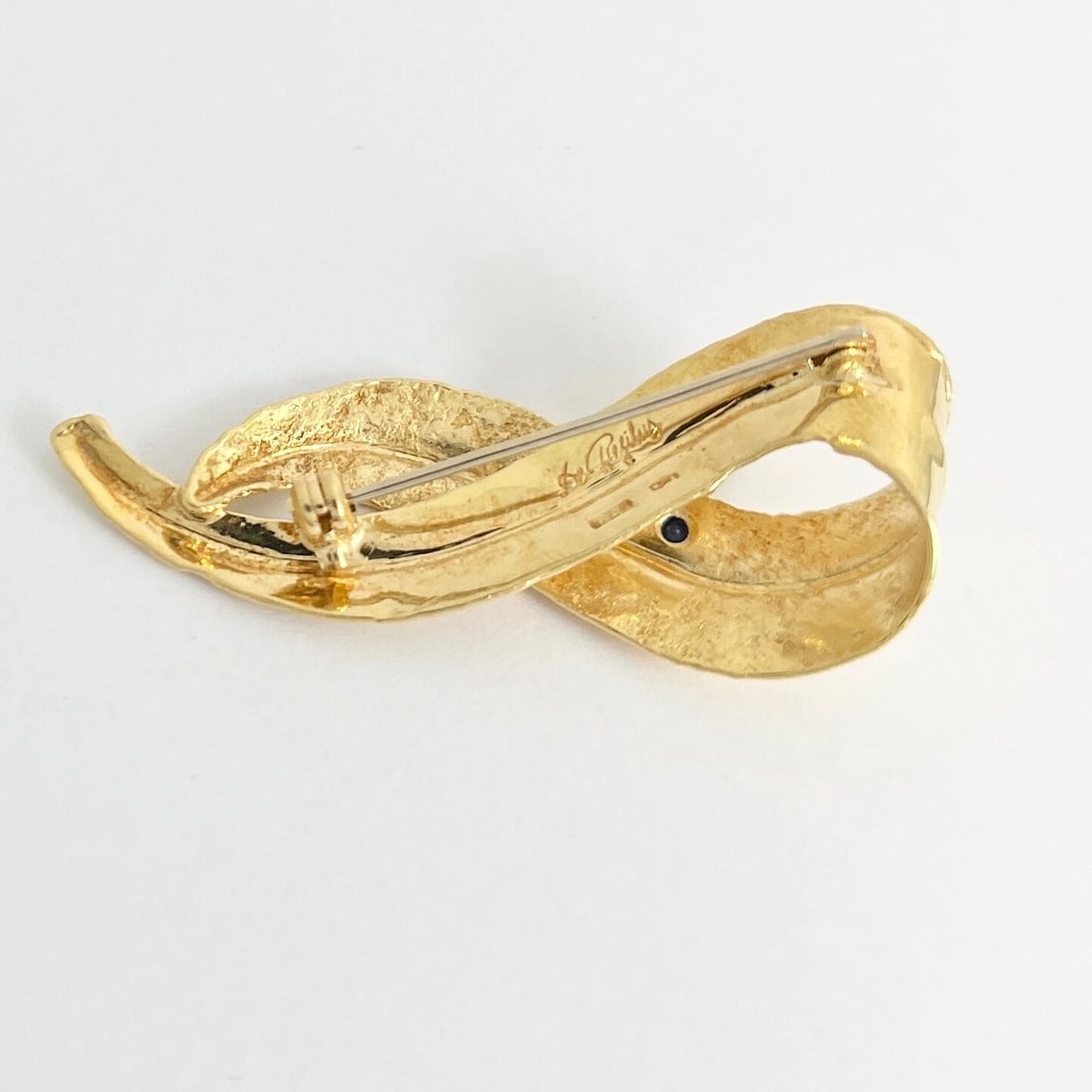 Vintage De Rejilus Sapphire Ribbon Brooch Pin 18K Yellow Gold, 6.29 Gr - 6
