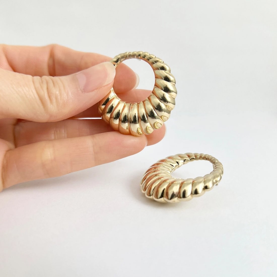 Vintage 1960's Shrimp Scalloped Circle Drop Earrings 14K Yellow Gold, 14.81 Gram - 2