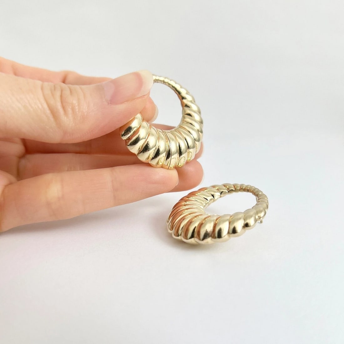 Vintage 1960's Shrimp Scalloped Circle Drop Earrings 14K Yellow Gold, 14.81 Gram - 5
