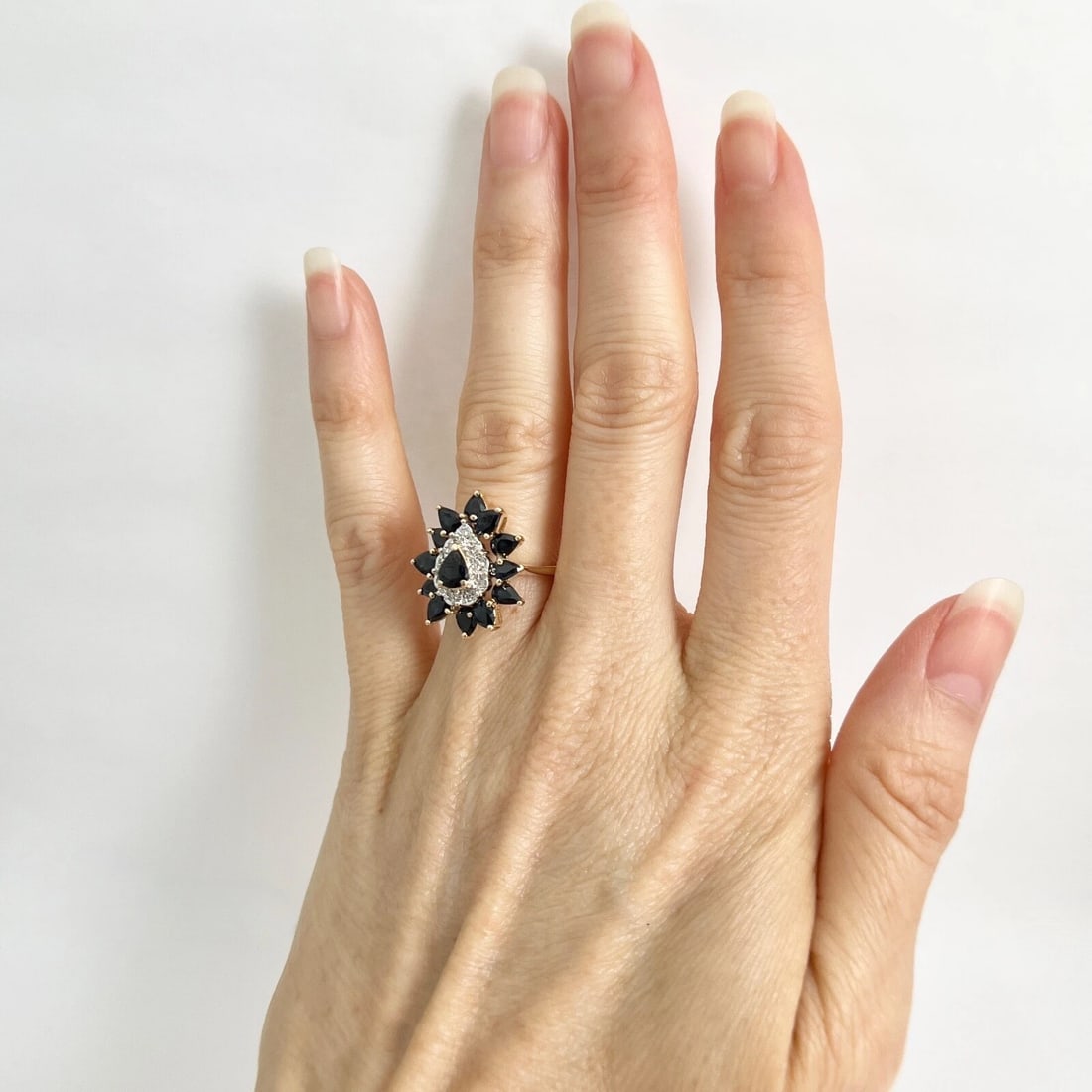 Vintage Pear Blue Sapphire Diamond Cocktail Ring 14K Yellow Gold, 4.38 Grams - 3