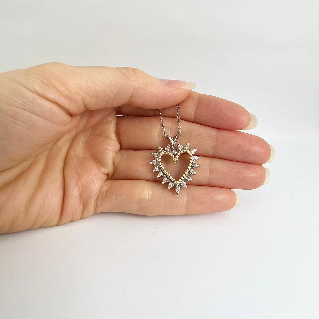 Vintage Two-Tone Diamond Heart Pendant Necklace 14K White Gold, 5.60 Grams - 3