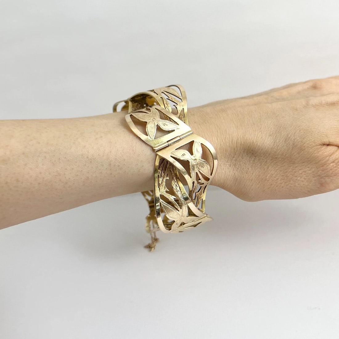 Vintage 1950's Wide Flower Curved Link Bracelet 14K Yellow Gold, 54.55 Grams - 5