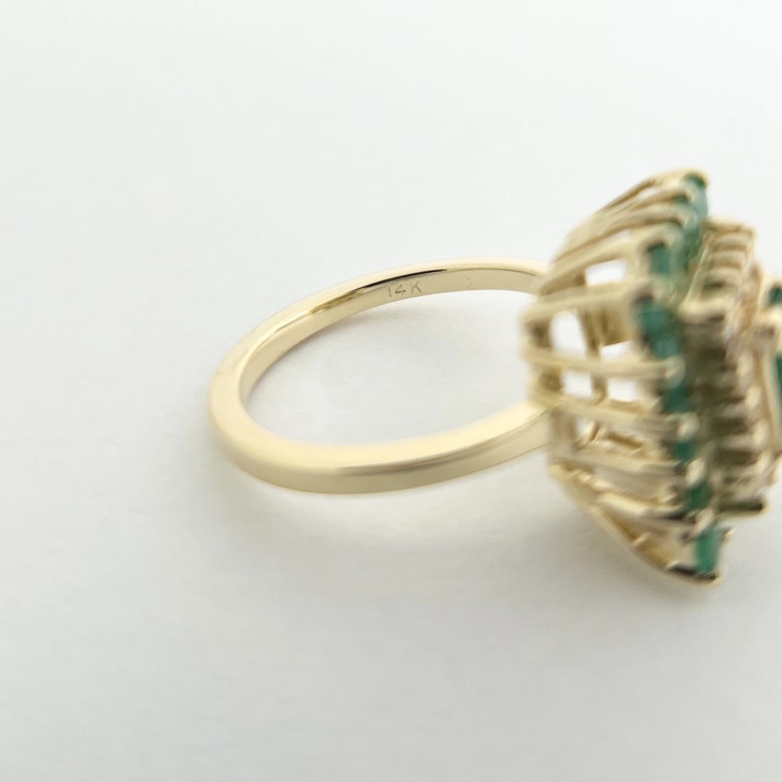 Vintage Green Emerald Diamond Halo Cocktail Ring 14K Yellow Gold, 4.81 Grams - 8