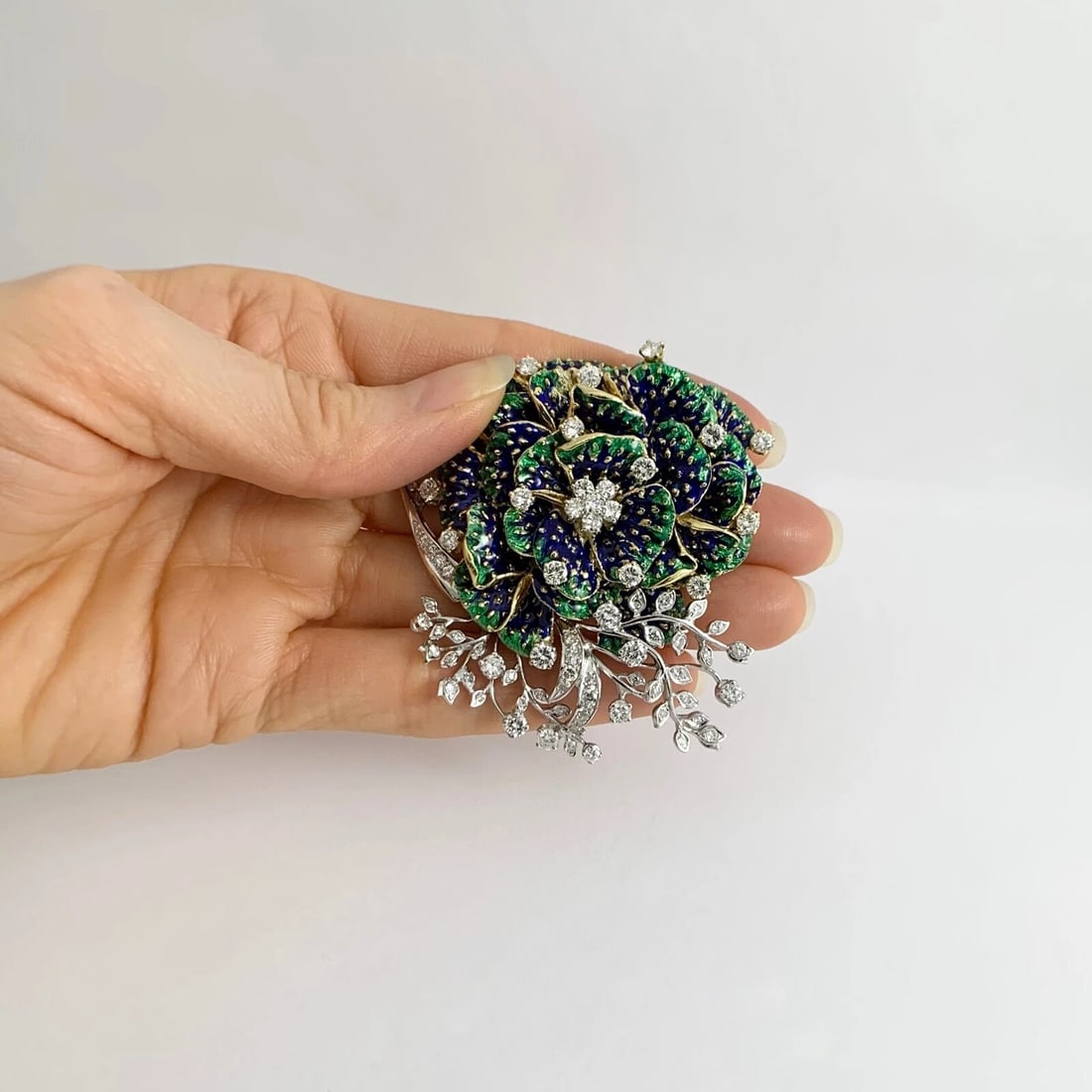 Vintage 1950's Blue Green Enamel Diamond Flower Brooch 18K Yellow Gold, 43.74 Gr - 2