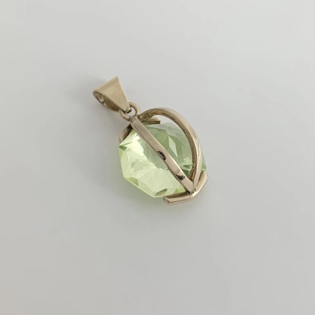 Vintage 1960's Octagon Lime Green Quartz Pendant 10K Yellow Gold, 13.40 Gr - 8