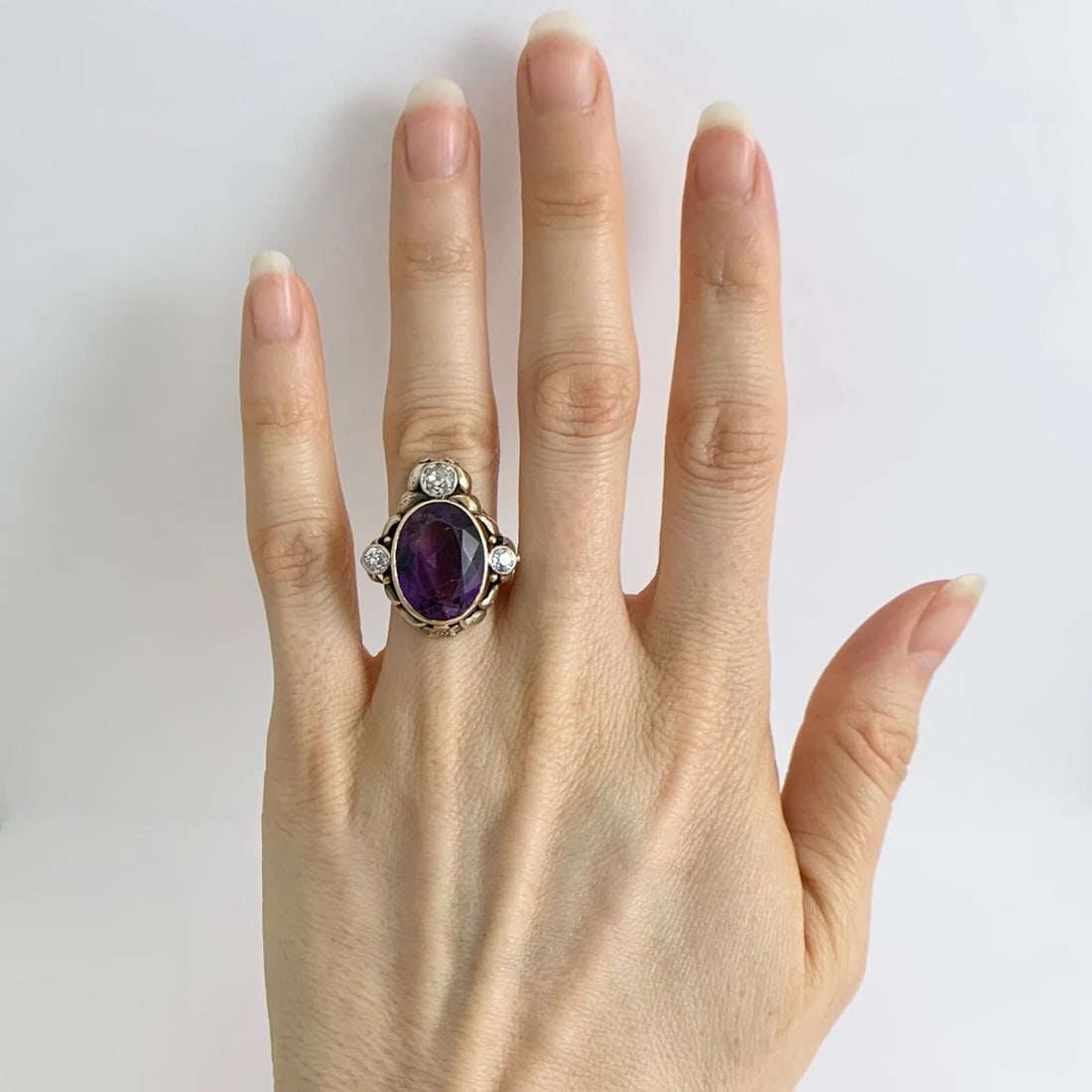 Antique Victorian Oval Amethyst Diamond Cocktail Ring 14K Yellow Gold, 8.73 Gr - 2