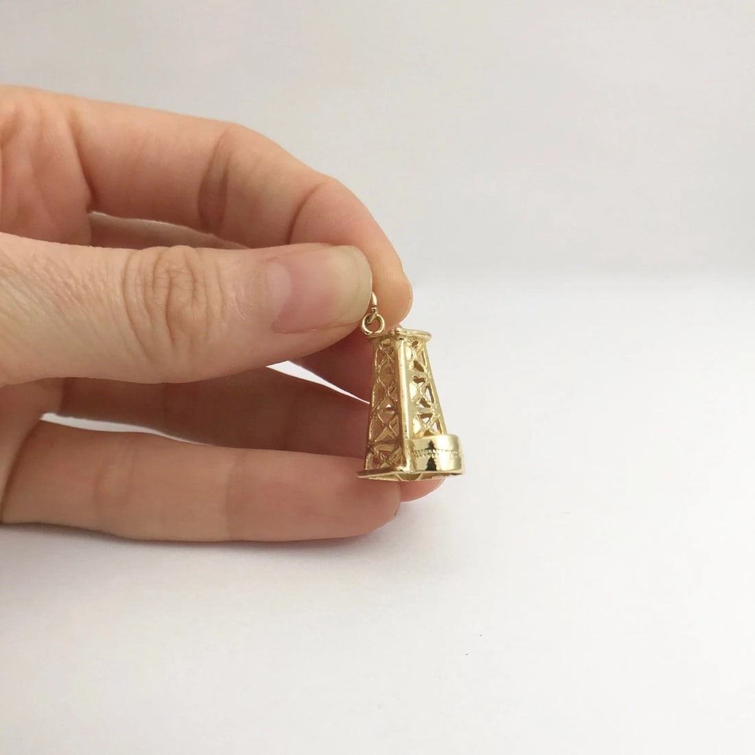 Vintage Oil Rig Tower Bracelet Charm Necklace Pendant 18K Yellow Gold, 3.59 Gram - 2