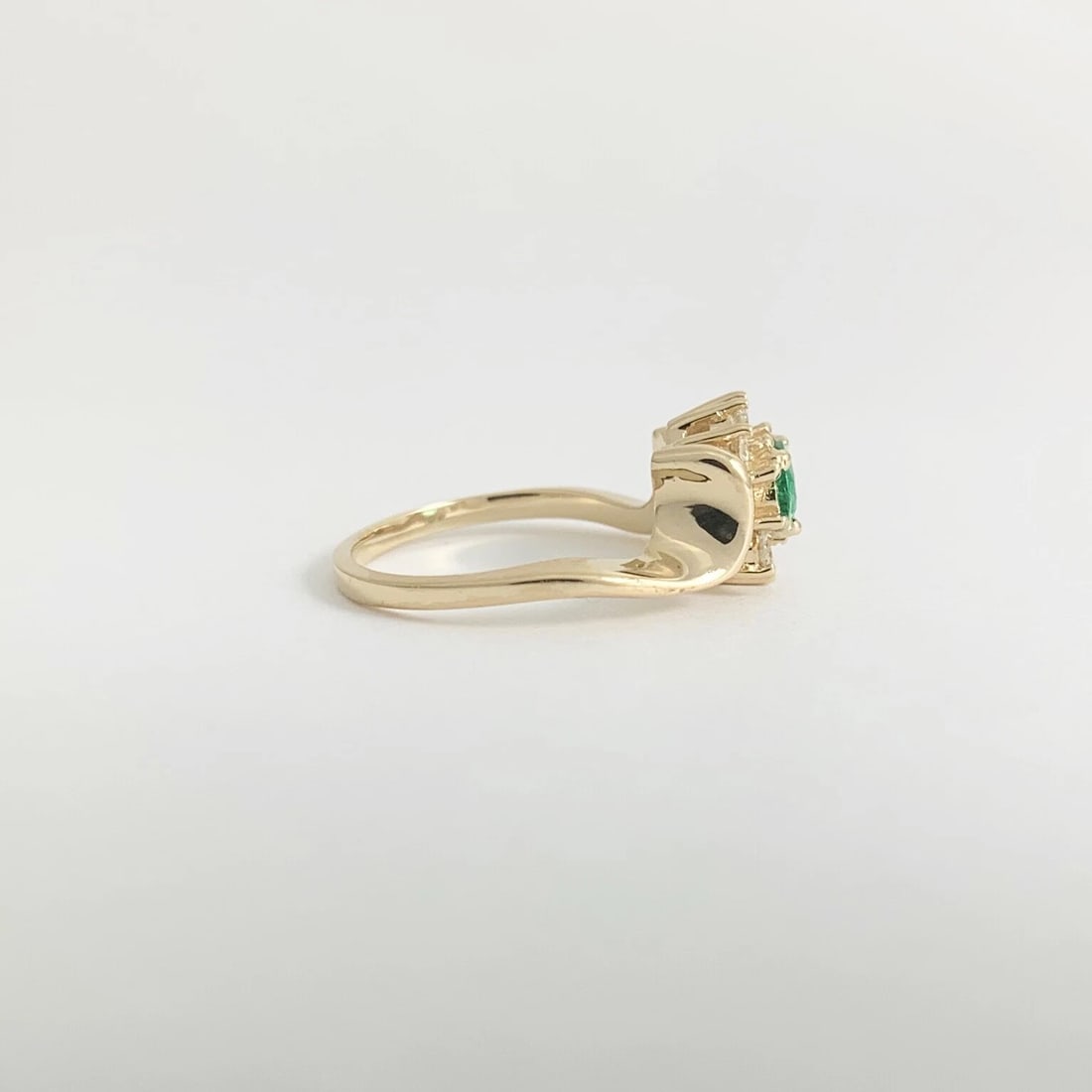 Vintage Oval Green Emerald Diamond Halo Statement Ring 14K Yellow Gold, 3.35 Gr - 7