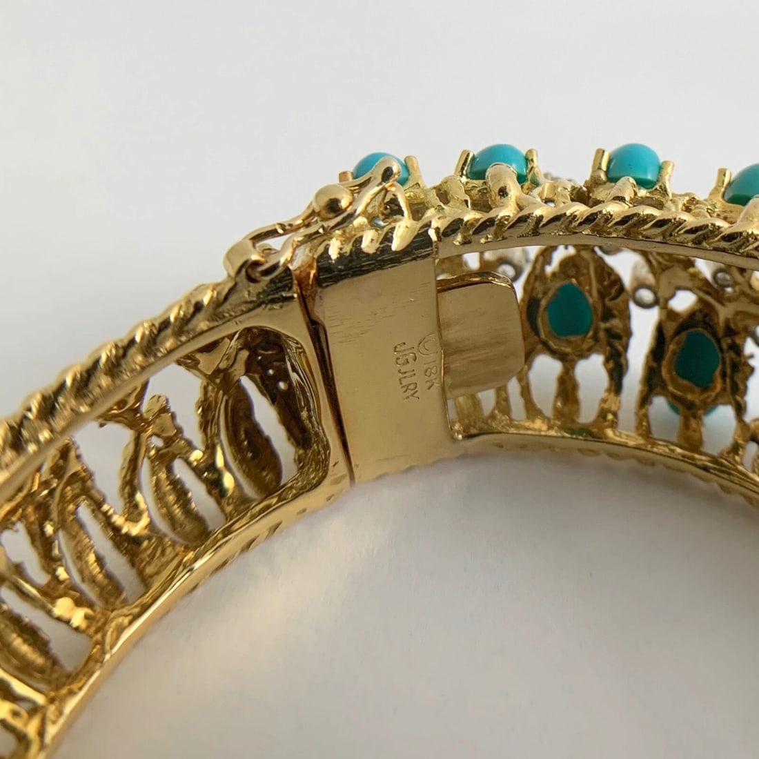 Vintage Cabochon Turquoise Diamond Bangle Bracelet 18K Yellow Gold, 73 Grams - 11