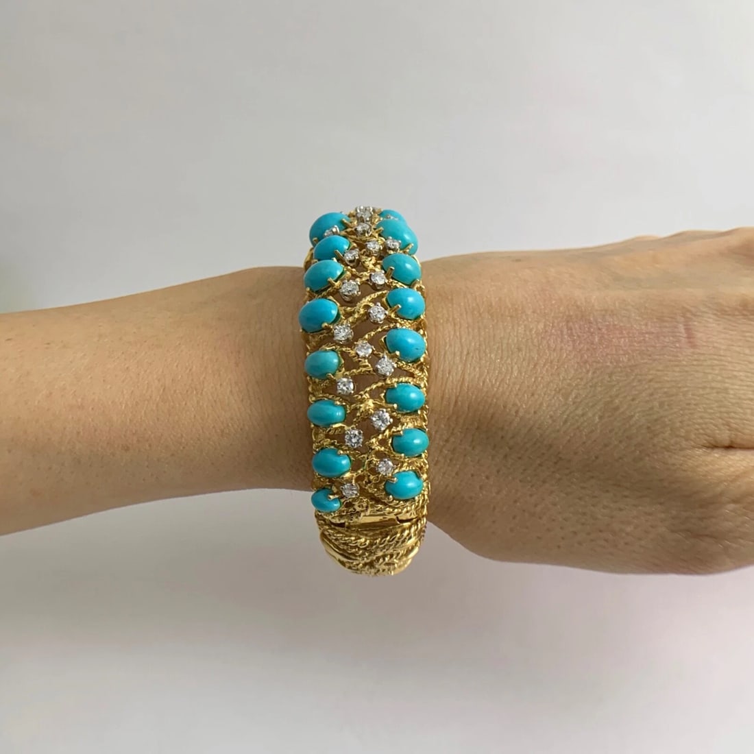 Vintage Cabochon Turquoise Diamond Bangle Bracelet 18K Yellow Gold, 73 Grams - 5