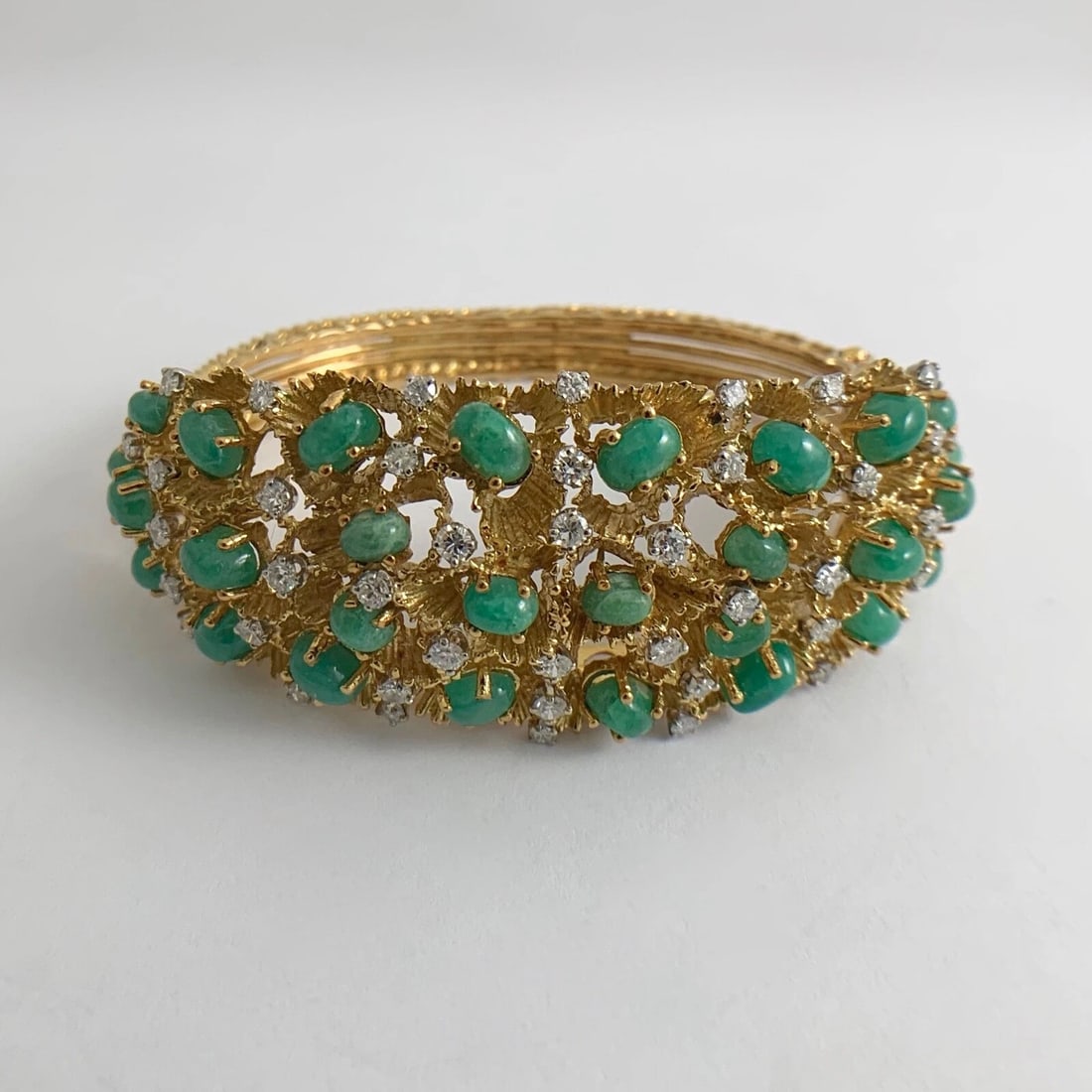 Vintage Green Cabochon Emerald Diamond Bangle Bracelet 18K Yellow Gold, 65 Grams - 7