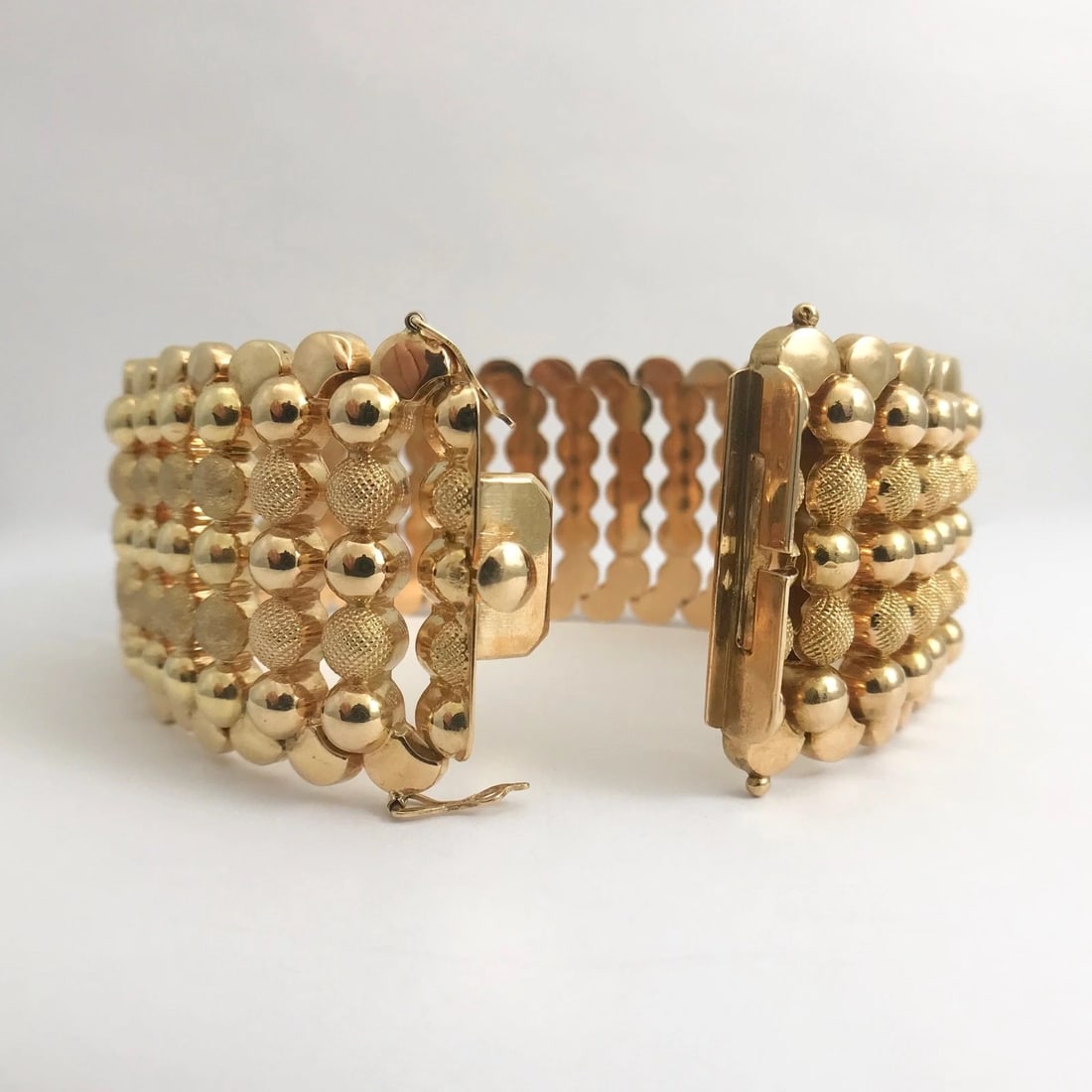 Vintage 1940's Wide Chain Link Bracelet 18K Yellow Gold, 9 Inches, 78.69 Grams - 9