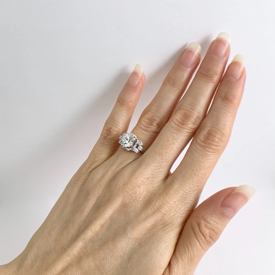 Antique Vintage Art Deco Round Diamond Platinum Engagement Ring 1.60 CTW - 4