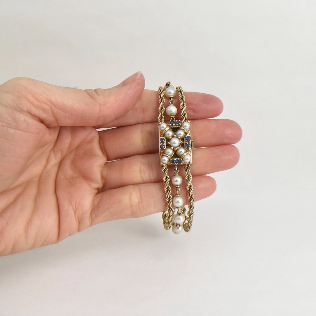 Vintage 1940's Nelmor Pearl Sapphire Bracelet Watch 14K Yellow Gold, 30.7 Grams - 3