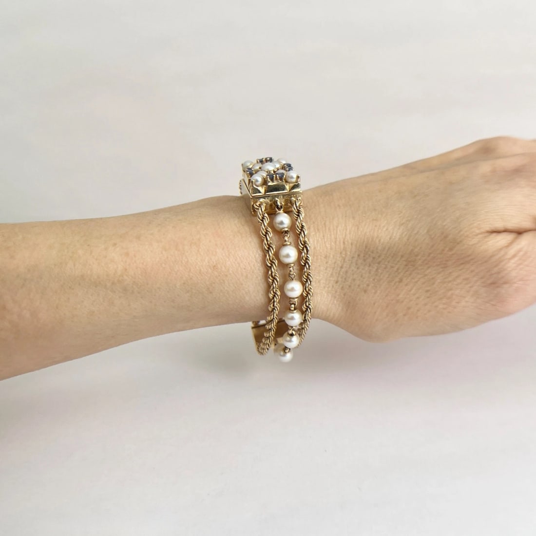 Vintage 1940's Nelmor Pearl Sapphire Bracelet Watch 14K Yellow Gold, 30.7 Grams - 5