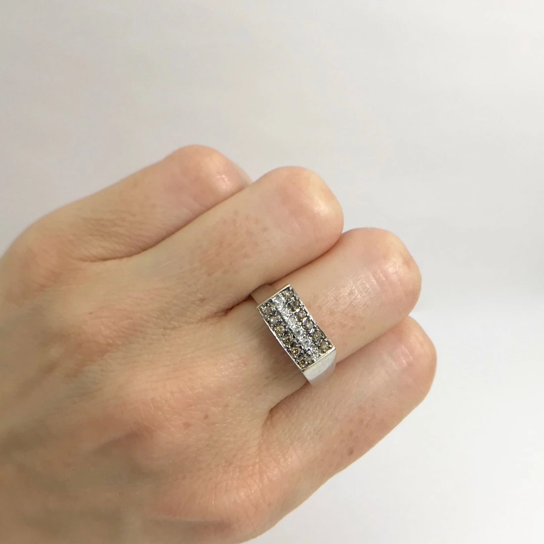 Vintage Pave Brown Cognac White Diamond Concave Ring 14K White Gold, 2.71 Grams - 4
