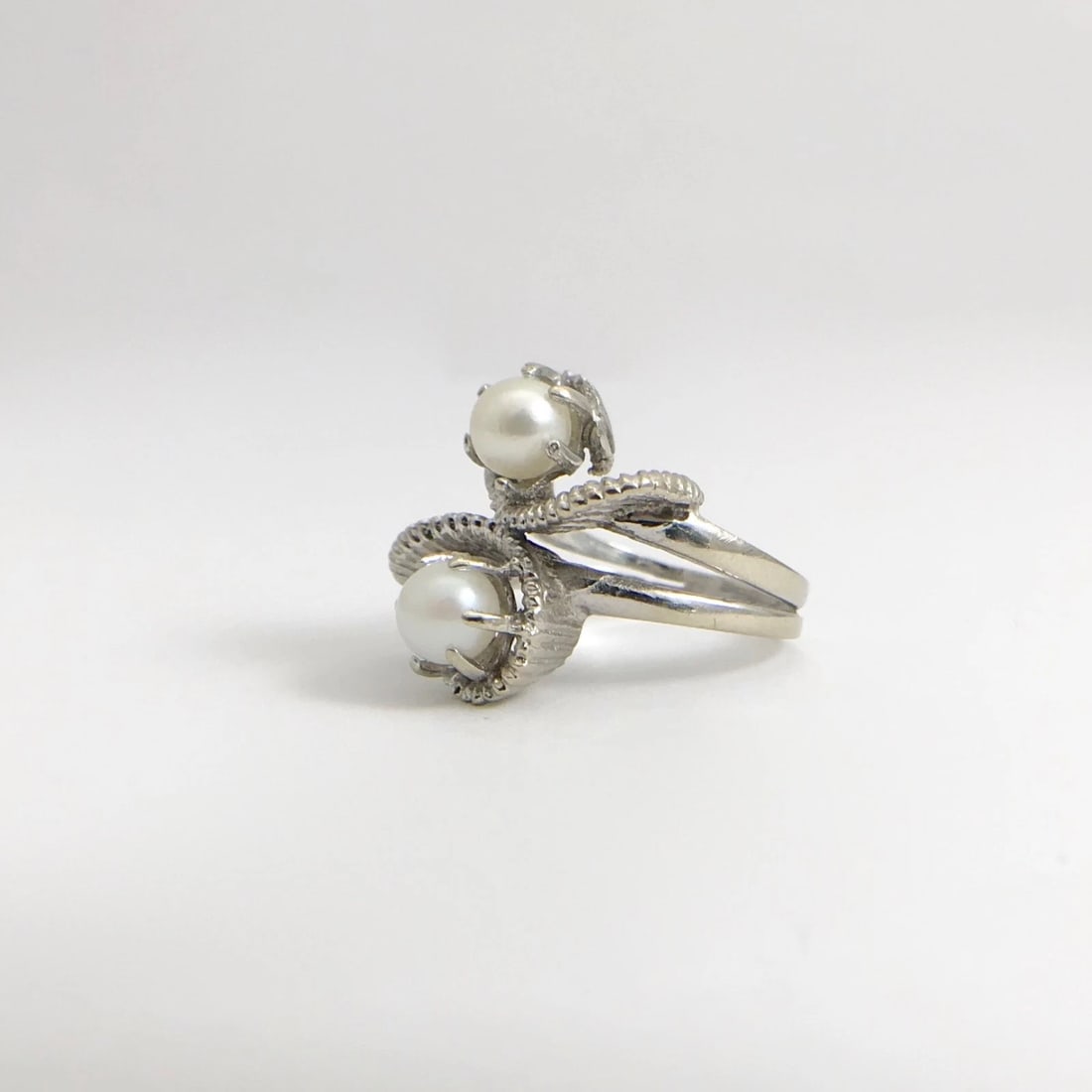 Vintage 1950's Double White Pearl Swirl Cocktail Ring 14K White Gold, 5.72 Grams - 11