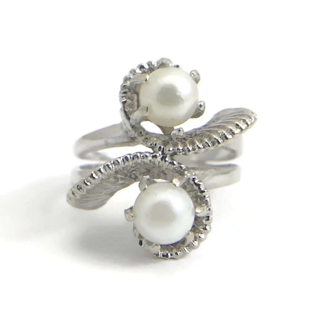 Vintage 1950's Double White Pearl Swirl Cocktail Ring 14K White Gold, 5.72 Grams: Title: Vintage 1950's Double White Pearl Swirl Cocktail Ring 14K White Gold, 5.72 Grams Description: Vintage 1950's Double White Pearl Swirl Cocktail Ring 14K White Gold, 5.72 Grams This ring is a