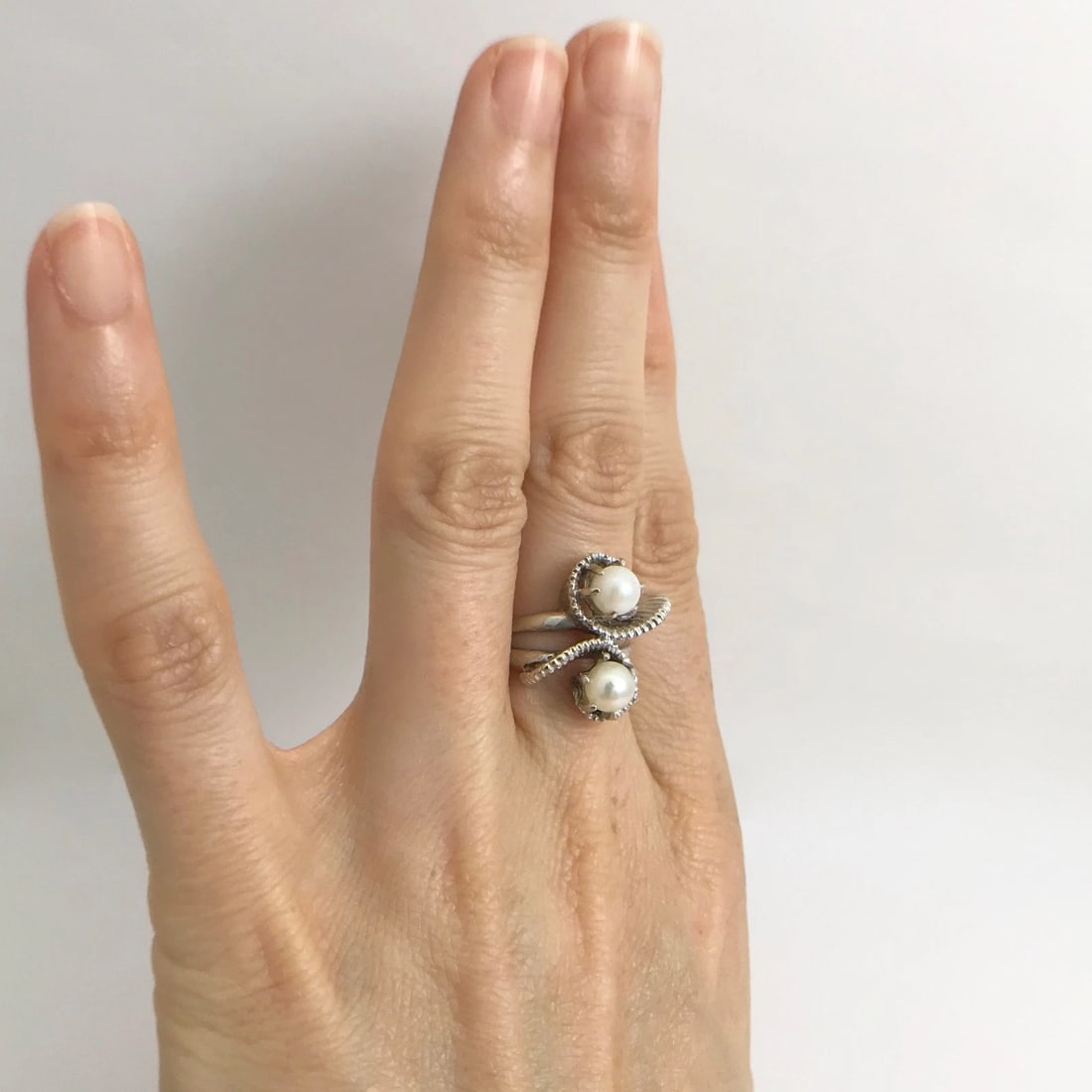 Vintage 1950's Double White Pearl Swirl Cocktail Ring 14K White Gold, 5.72 Grams - 4