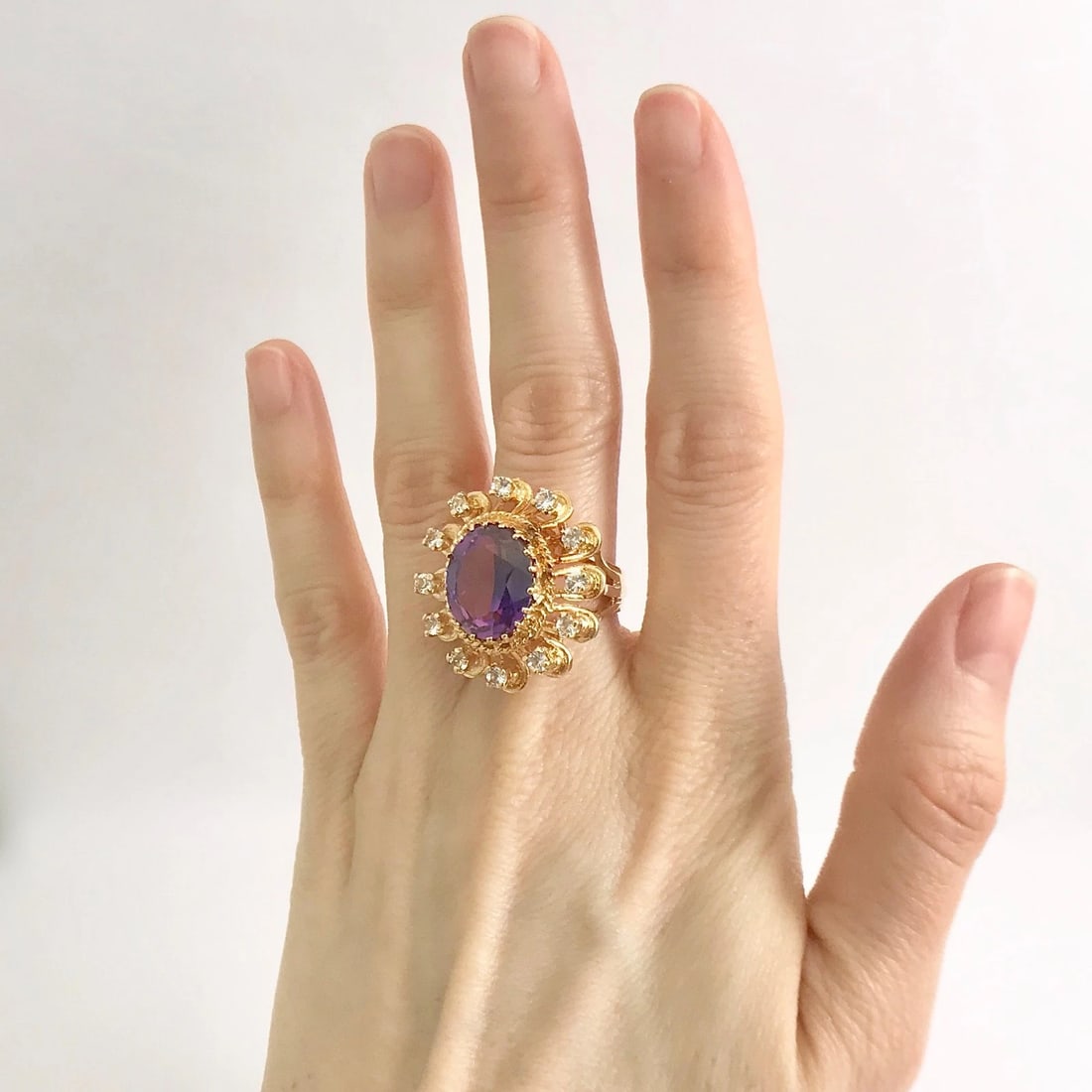 Vintage 1960's Oval Purple Gemstone CZ Cocktail Ring 18K Yellow Gold, 13.41 Gram - 3