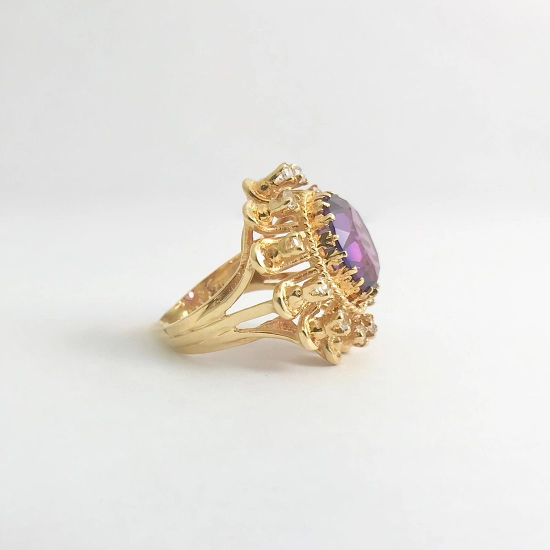 Vintage 1960's Oval Purple Gemstone CZ Cocktail Ring 18K Yellow Gold, 13.41 Gram - 7