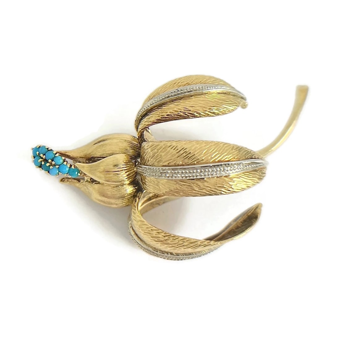 Vintage 1950's Turquoise Flower Brooch Pin in 18K Yellow Gold, 19 Grams: Title: Vintage 1950's Turquoise Flower Brooch Pin in 18K Yellow Gold, 19 Grams Description: Vintage 1950's Turquoise Flower Brooch Pin in 18K Yellow Gold, 19 Grams This is a gorgeous, one-of-a-kind
