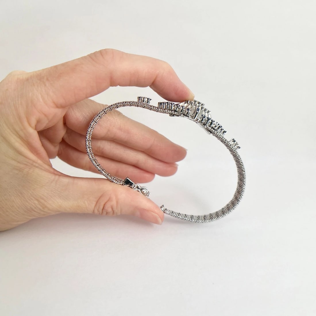 Vintage Blue Sapphire Diamond Geometric Cluster Bracelet 18K White Gold, 32.3 Gr - 3